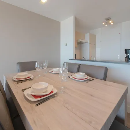 Beachhouse With Parking By Interhome Appartement *